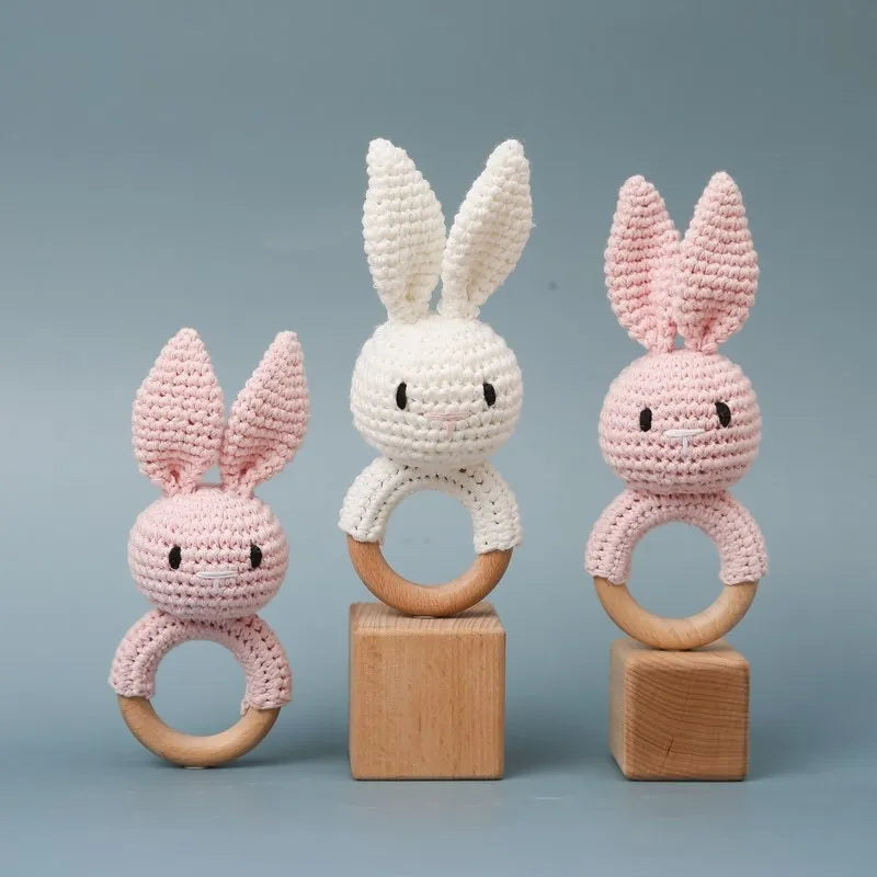 Hochet et anneau de dentition en bois et crochet