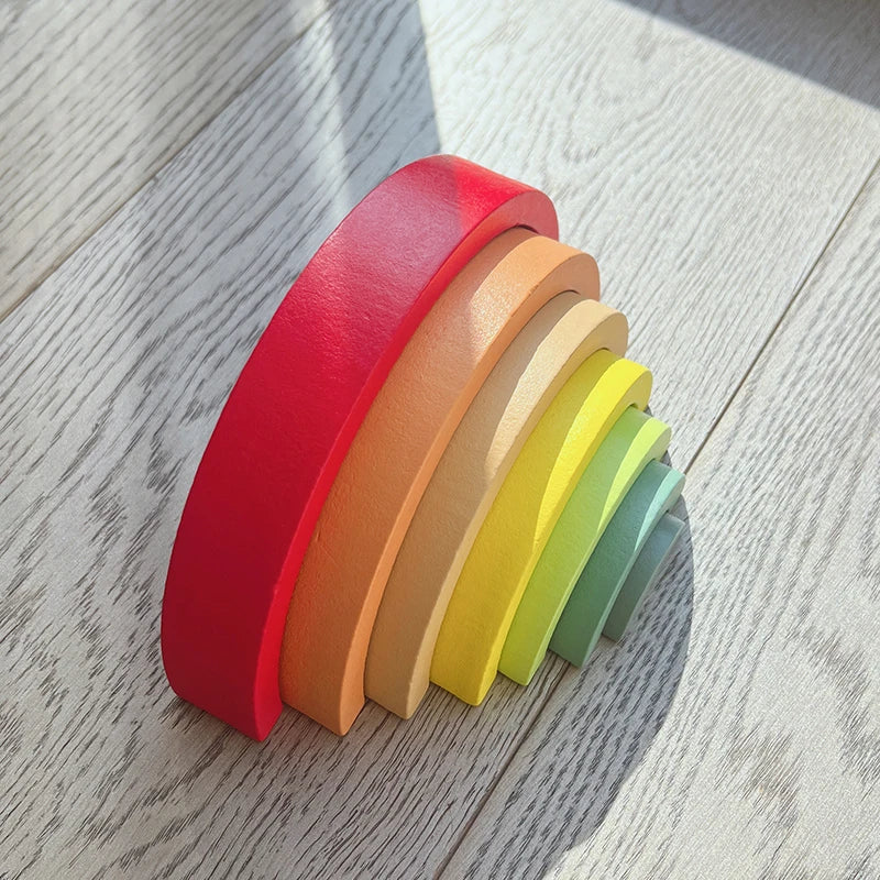Arc-en-ciel en bois