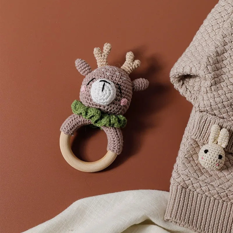Hochet et anneau de dentition en bois et crochet