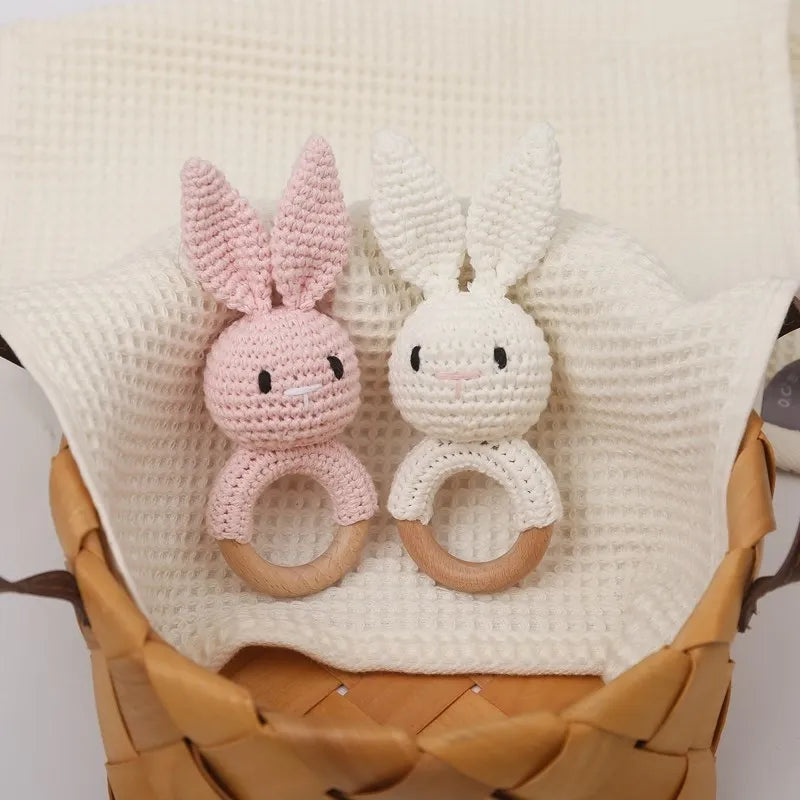 Hochet et anneau de dentition en bois et crochet